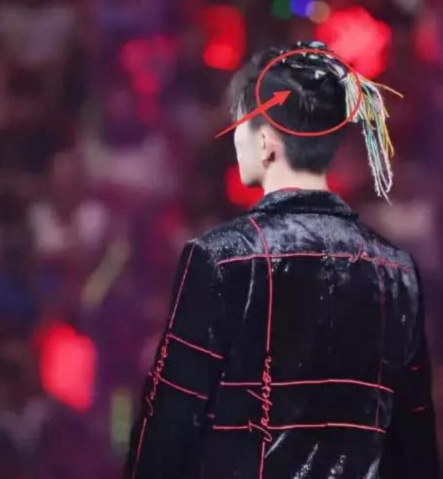 吴亦凡扎脏辫，鹿晗扎脏辫，易烊千玺扎脏辫，却输给一个弱女子！