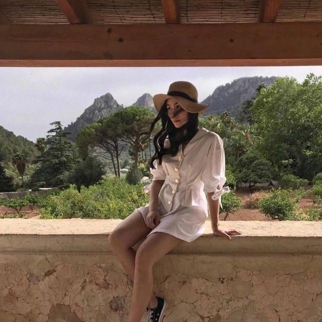  身上的穿搭：彻底和小白鞋说再见吧,今年这几款“淑女鞋”聪明的人早就穿上了