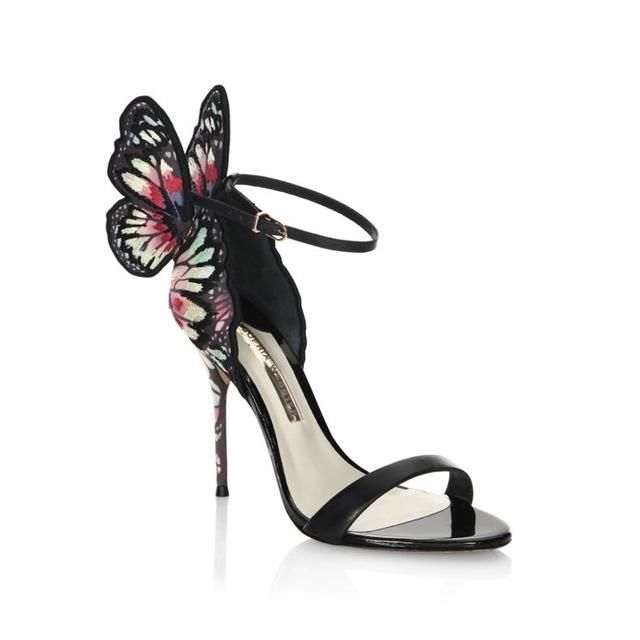 还没见过这双带蝴蝶翅膀的高跟鞋？国外已经非常火爆，还圈粉维密