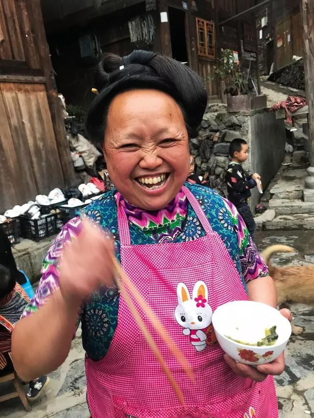 她在中国老街上发现最先锋的时尚创意