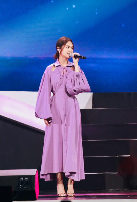 杨丞琳的裙子绝了!穿上得一个小时，能把强迫症者逼疯!