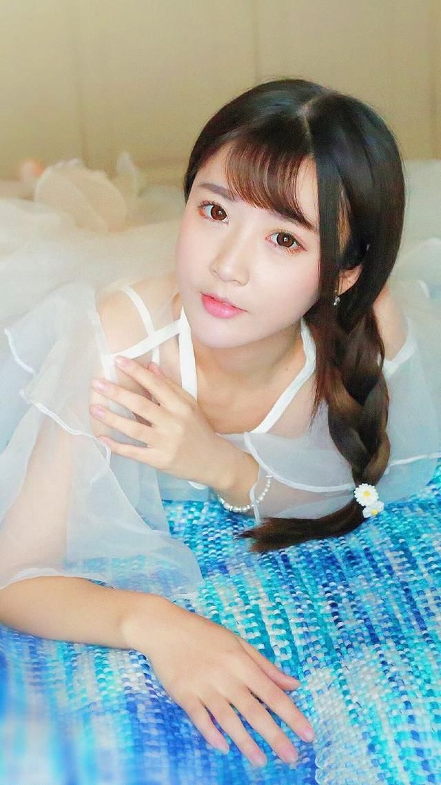 天生丽质，却不爱打扮的四大星座女，素颜都美得发光！