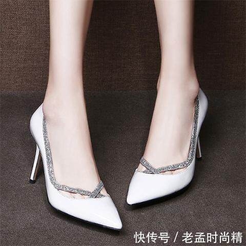  【舒适】矮个女人都爱的10款高跟鞋，巧搭又不贵，关键时髦显高