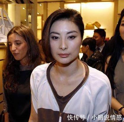 郭晶晶一改朴实风，终于穿得像名媛，网友却紧盯她胸口红斑看不停