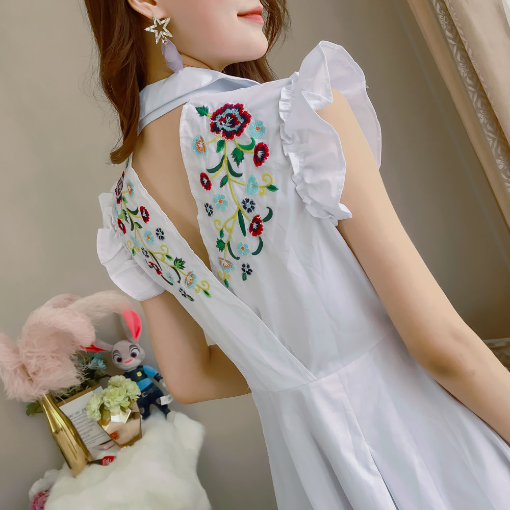 7月这刚上新就火爆的:刺绣裙，真是耀眼显瘦，连背影都美得迷人