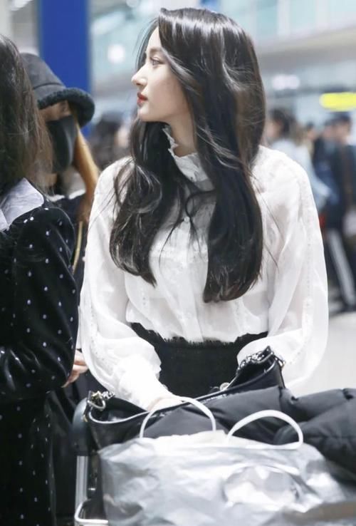 『精致』4款单品巧搭穿出轻盈感,精致时髦又百搭,让你美出新高度