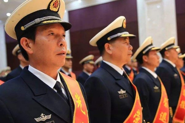  献身|有三类人可直接免试进入公务员体制！如果你是，千万要错过