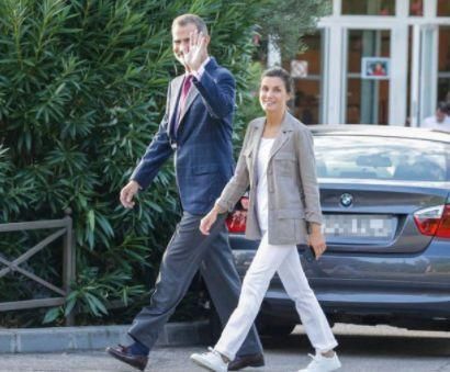 近两米西班牙国王太英俊，同框王后现最萌身高差，最美王后老好多