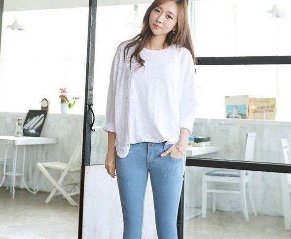 「 时尚」在细节中彰显美,更加优雅显气质!,娇小可人的牛仔裤美女