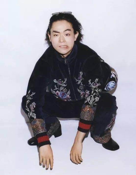 溺水小刀■小松菜奈感情曝出！敢和权志龙“抢”女性的还有谁？