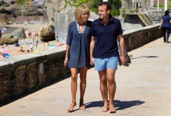 法国总统穿波点沙滩裤竟然这么帅