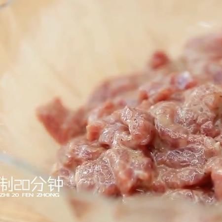  牛肉：它是“蔬菜人参”，比肉还贵，补钙比骨头汤强，贵也要给孩子吃！