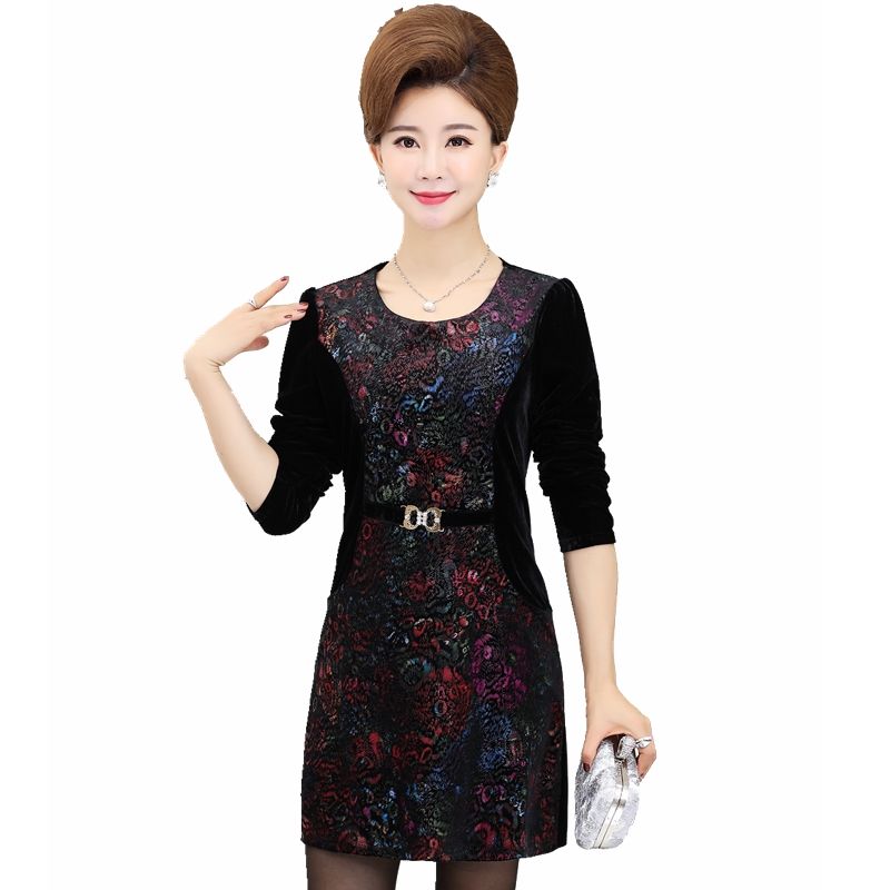 初秋季节别乱穿了，现在都流行“洋气衫”穿上显瘦又减龄呢