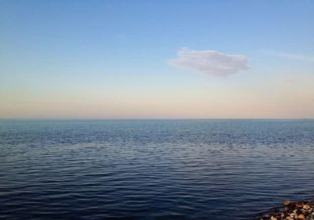 经常被误会的湖泊,就因为面积太大,常常被游客误认为是海