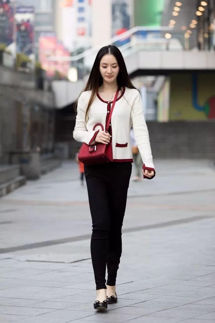 街拍美女:美不美看腿,大长腿美腿的性感美女