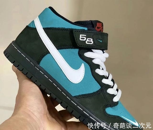 谍照@源自复古篮球战靴的经典构色!全新 Nike Dunk SB Mid谍照释出