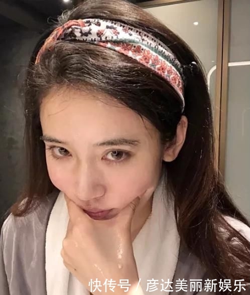 『脸上』青春期女生脸上总“出油”?坚持3个好习惯,对“大油田”说拜拜