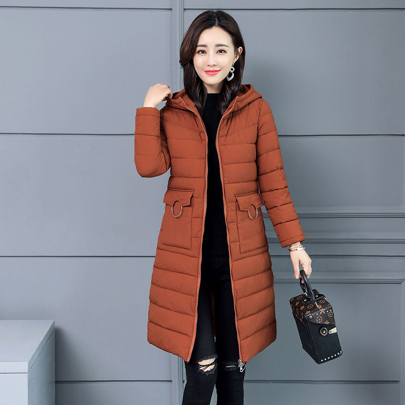 冬季还买死贵的皮草?今年流行穿羽绒服,保暖又洋气