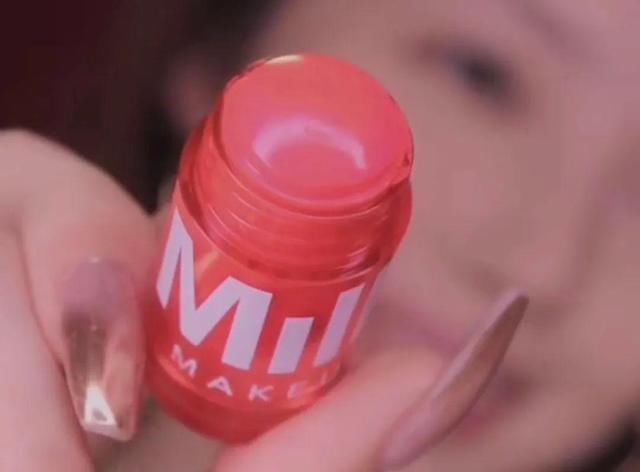 「UFO」美妆护肤UFO丨连pony高手都不得不爱的“勃艮第妆”打开新微熏方式!