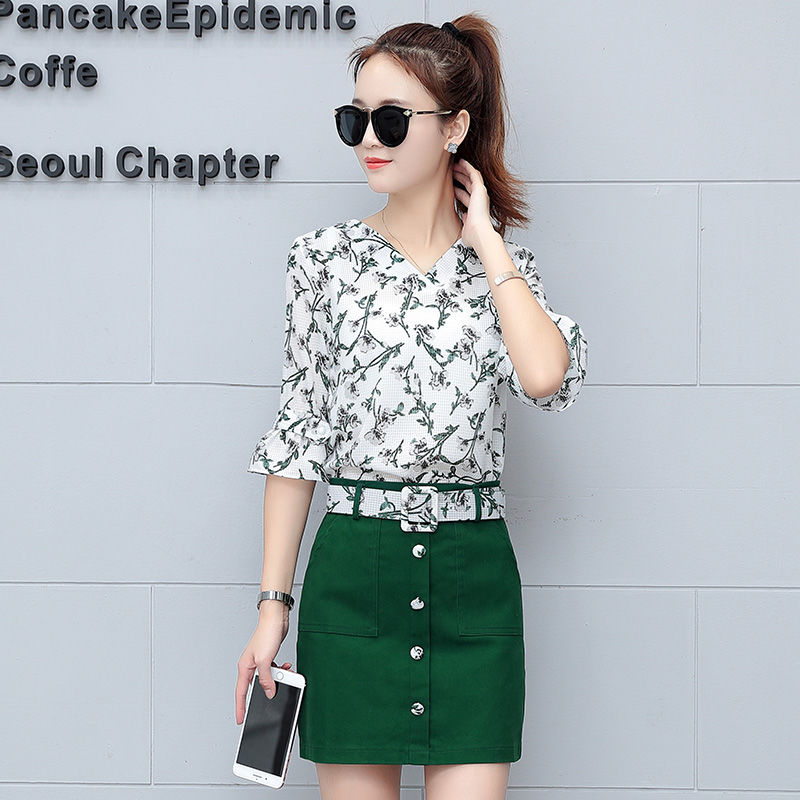 秋天一到,老婆把连衣裙都收起来了,穿包臀裙套装,性感又撩人