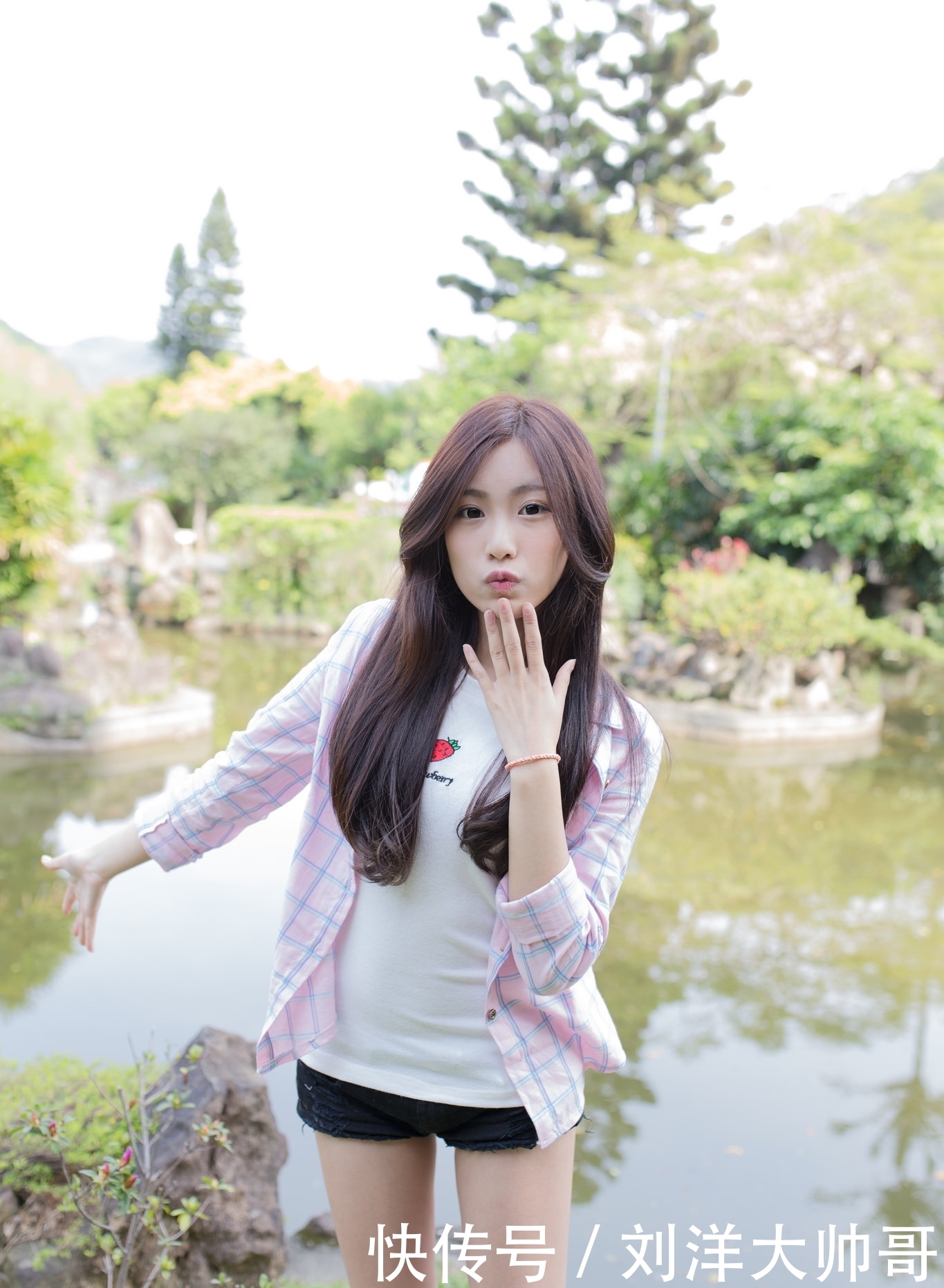  [秀美]青春美少女时尚热裤秀美腿