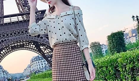 昨天穿这套“女神裙”去同学聚会，男同学看的眼都直了，夸我太美