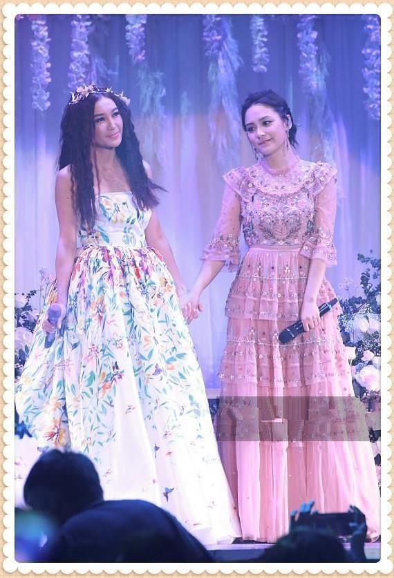 当51岁温碧霞同框37岁钟欣潼，才知道真嫩和装嫩的差距有多大！