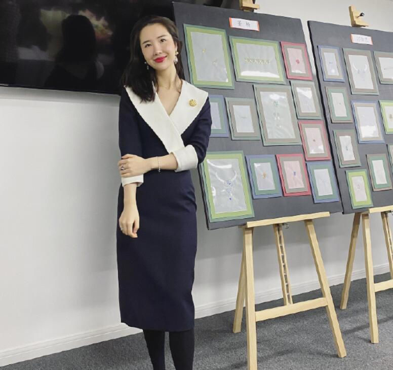  #社交媒体#忽冷忽热的春天,这几款“小外套”,是你不二的出门穿搭选择