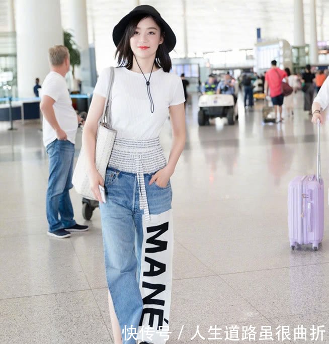 看了袁姗姗这条开叉裤，整个人都不好了，敢这样穿的娱乐圈没几个