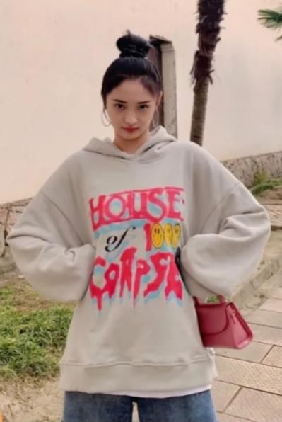  『好看』春季卫衣如何搭配才好看？我怕你看完，追着问我要链接！