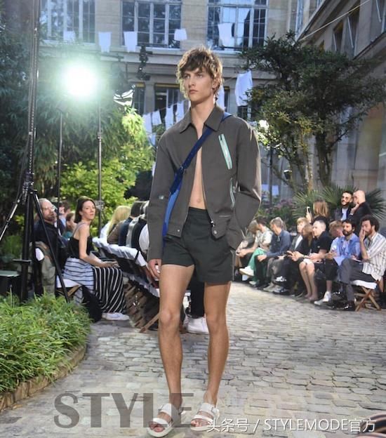 精选这些时髦外套，只为让你初秋炫酷