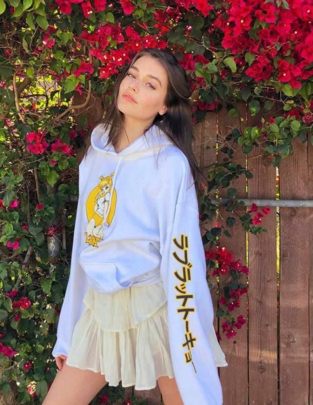  『可口可乐』今年这些品牌的女款卫衣也太好看了吧，一个字就是买