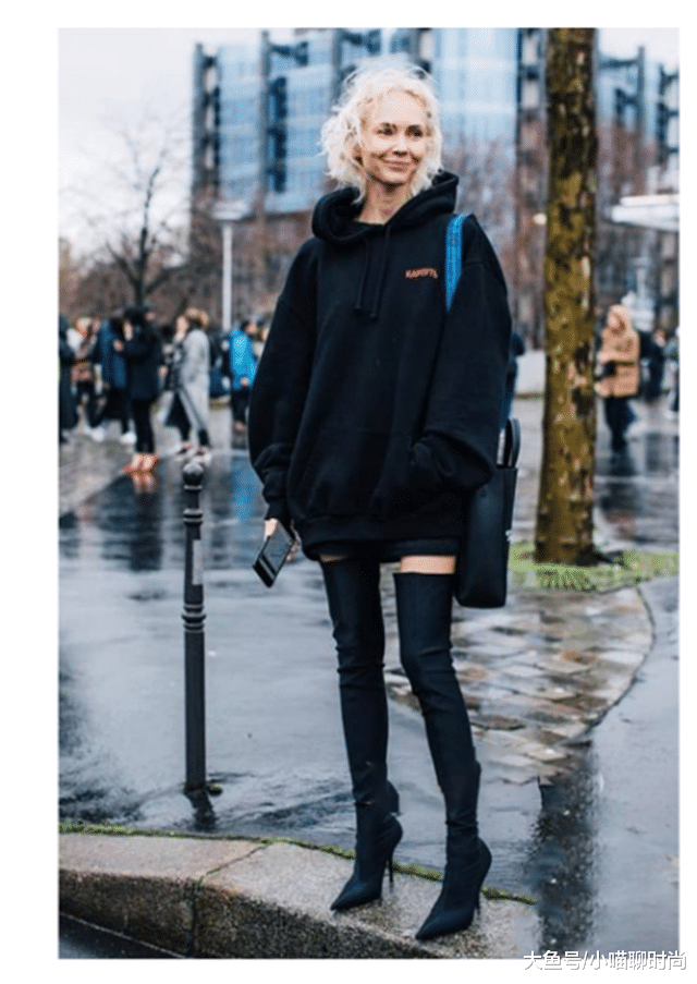  女生@你适合短靴还是长靴身高决定靴子的长度，150的女生适合第2种！