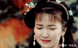  [富商]从富商“收割机”到独立富婆，关之琳带俩保姆遛狗，光头男伴左右