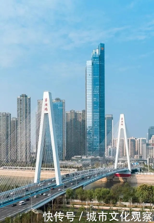  逆袭|青山和硚口：两个武汉的上进青年，如何逆袭成功？