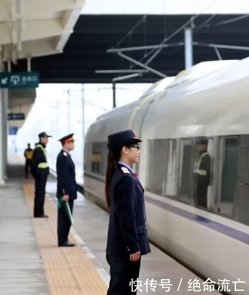  「提前」为什么火车很少提前到站？非要乘客等！看完再也不气了