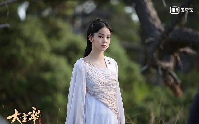  『不善言辞』《大主宰》值得看：王源饰演的牧尘是个话痨，女主不善言辞