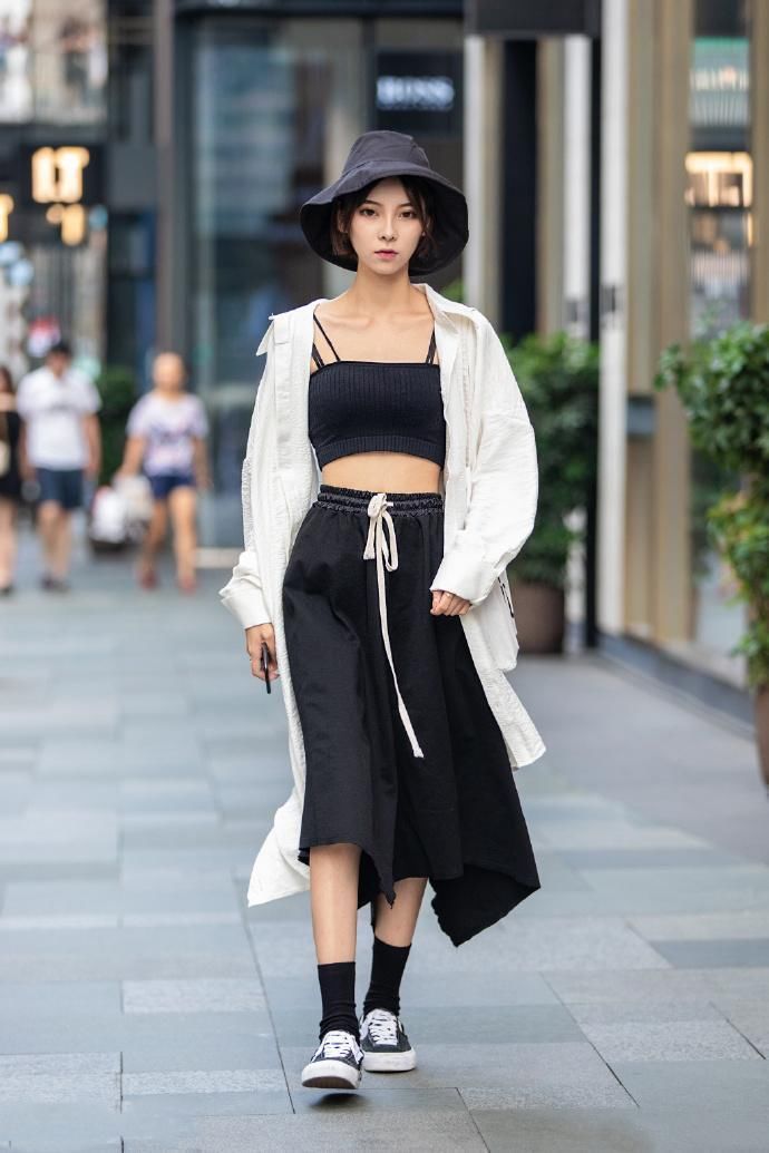 小姐姐真的好会穿，展现佳人绝代容颜!