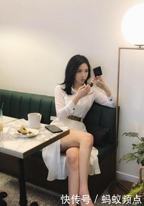 设计:街头美女虽然以街拍为主,但并不简单