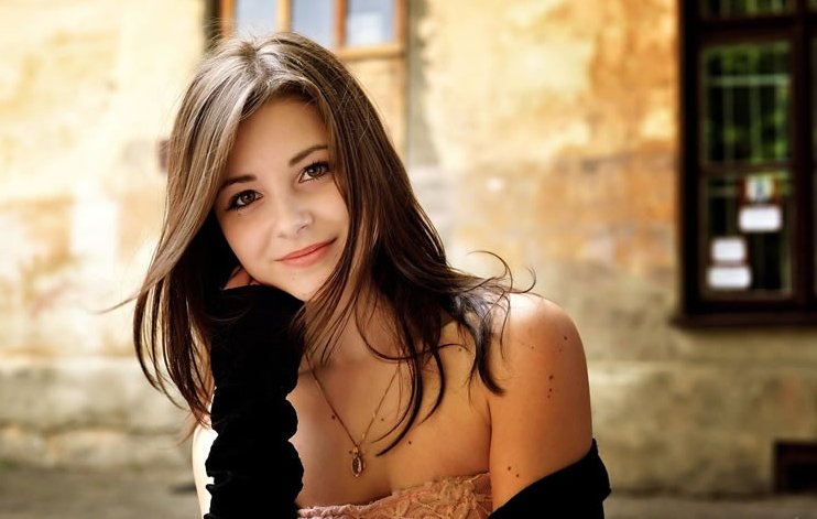 乌克兰首都身材窈窕、面容秀美、气质优雅的美女