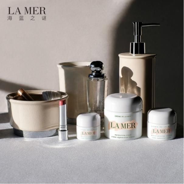 治愈系女神钟楚曦眉眼生花，《芳华》惊鸿一瞥让人心醉