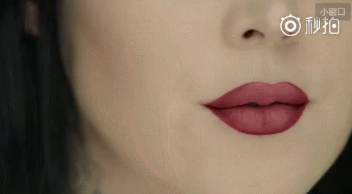 同时撞脸倪妮蕾哈娜是什么感受？