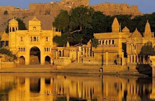 在印度街头，遇到搭讪的美女，一定要小心