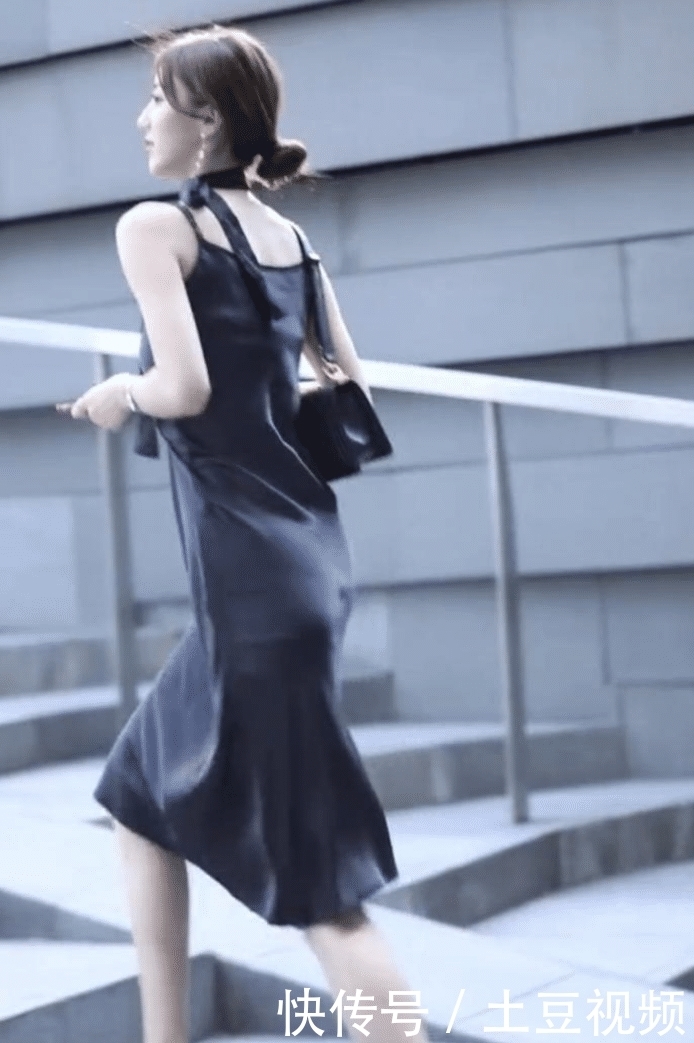 『小姐姐』街拍:这样的美女去哪里可以领得到?