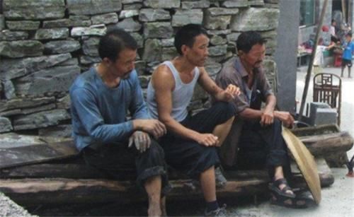  「心头」农村“光棍党”越来越多，“巨额彩礼”成心头事，一家