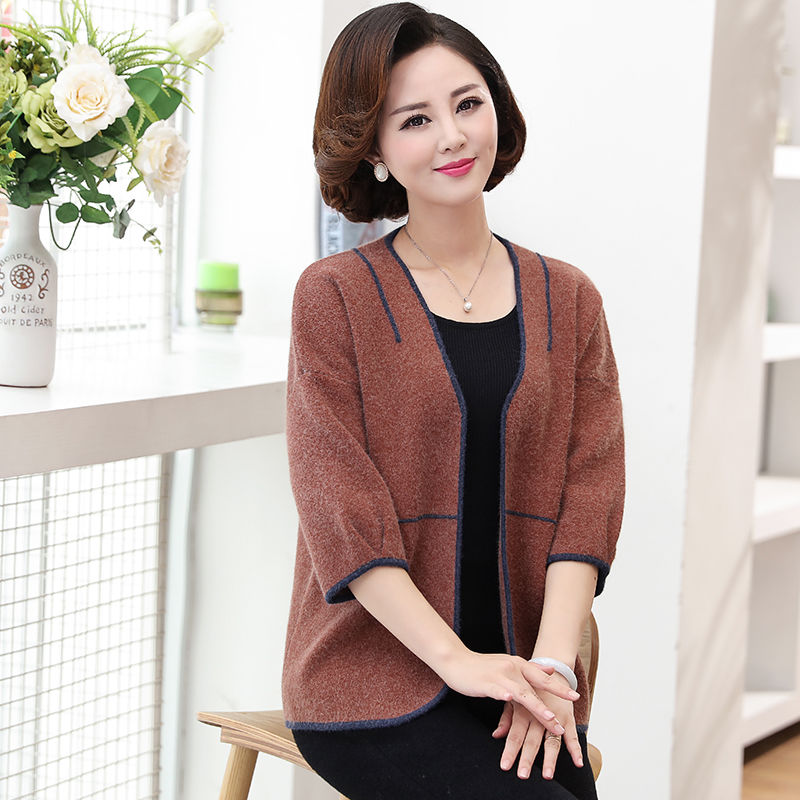 给妈妈买件精致秋开衫吧!减龄嫩爆，超有范