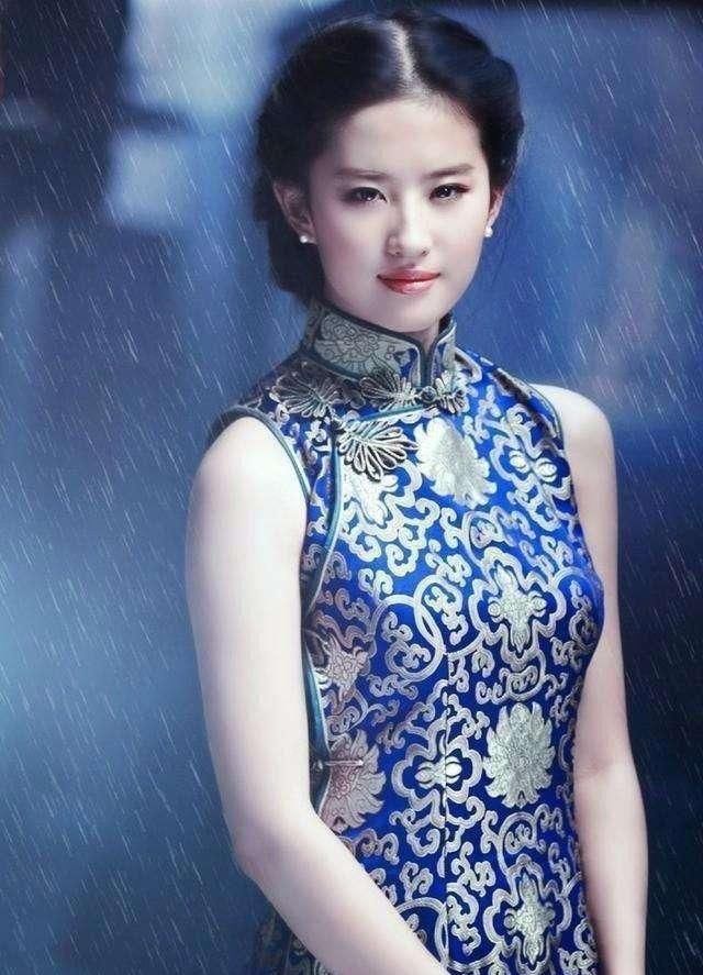 『漂亮』在我国的旗袍裙究竟有多漂亮？看过这种旗袍美人，网民砰然心动