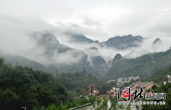 七步沟景区为邯郸最美劳动者送清凉(组图)