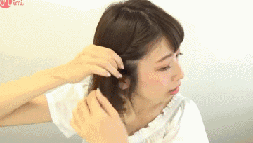 短发的赵丽颖周冬雨不烫不染，发型依然多变的秘密原来是它!