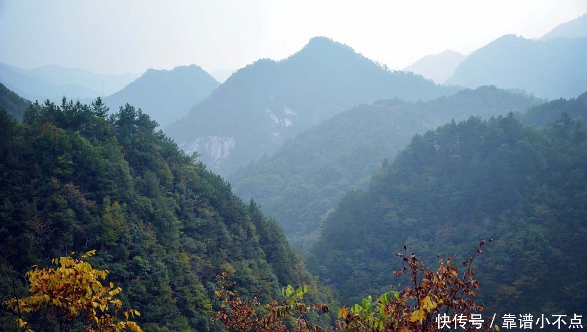 藏在深山里的神仙庙，悬崖陡坡“挂”千级石阶，看看啥样子